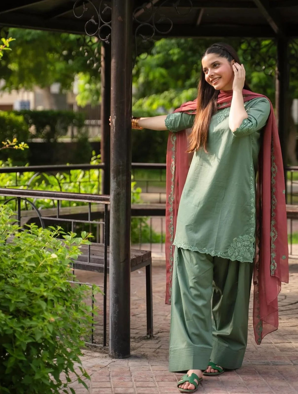 Pista Zola Embroidered 3pc
