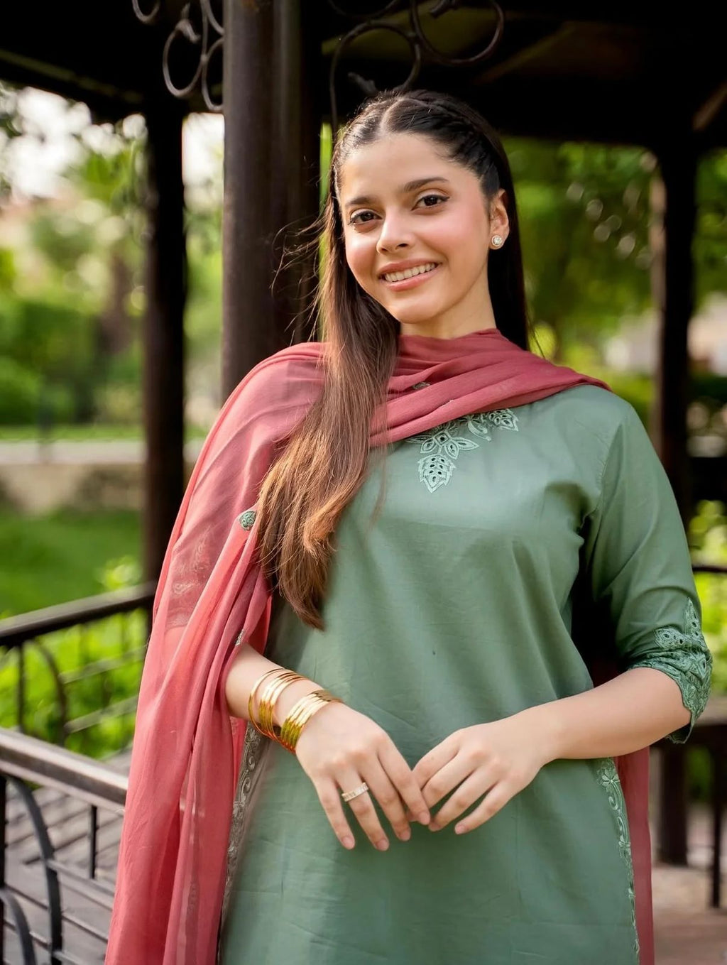 Pista Zola Embroidered 3pc